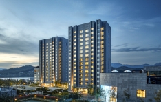 �����Ÿȣ��, �տ��� �۰��� Ķ���׶��� ����ȸ ����